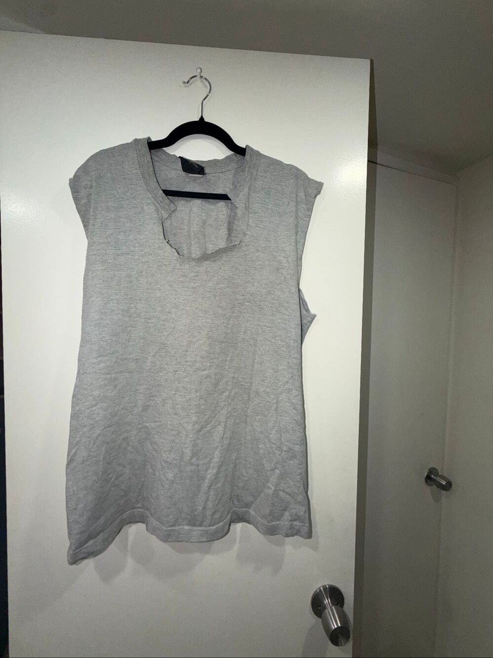 FA USA FOOTACTION COLLECTION gray muscle tee size L